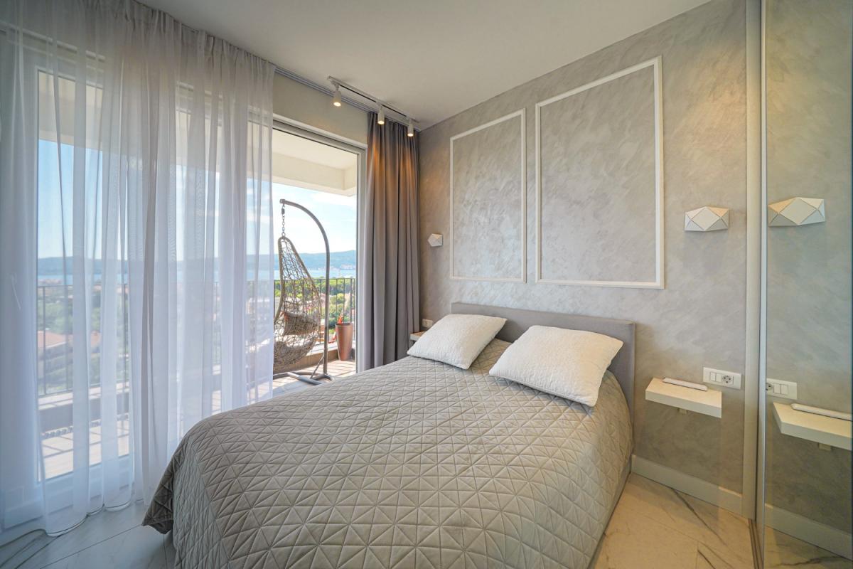 For sale: New two-bedroom apartment with sea view 21