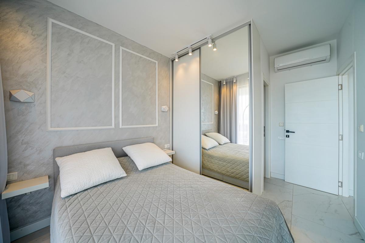 For sale: New two-bedroom apartment with sea view 22
