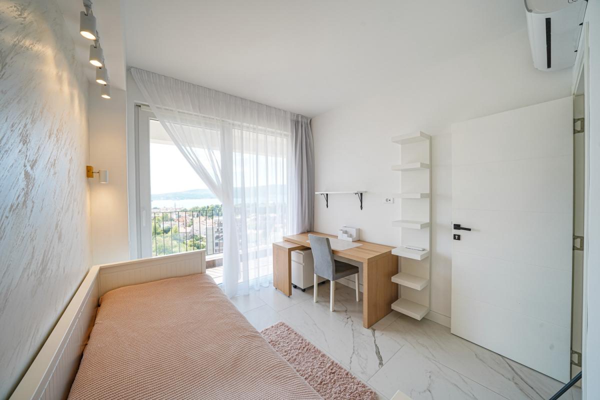 For sale: New two-bedroom apartment with sea view 29