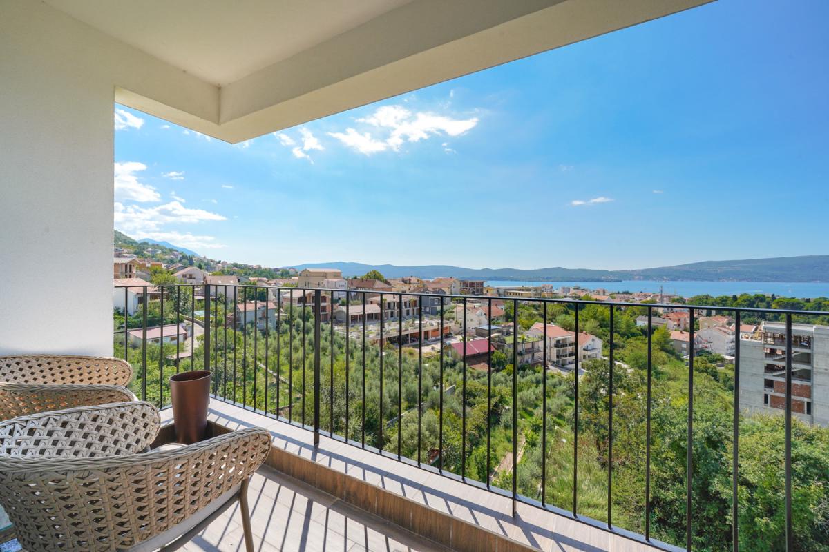 For sale: New two-bedroom apartment with sea view 9