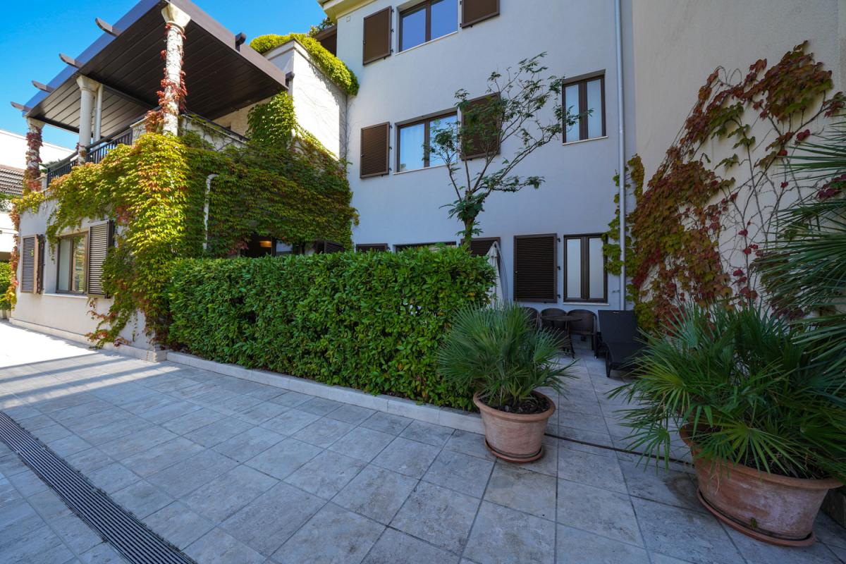 Jednosoban stan u Tivtu, 78m² 32
