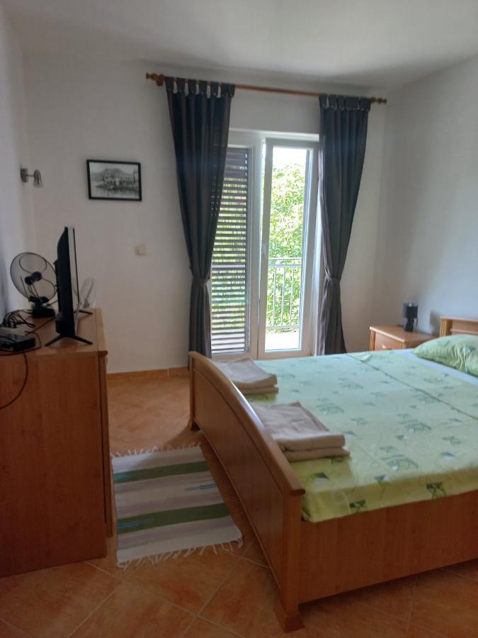For Sale House of 116m2 near the sea in Tivat, Bjelila 11