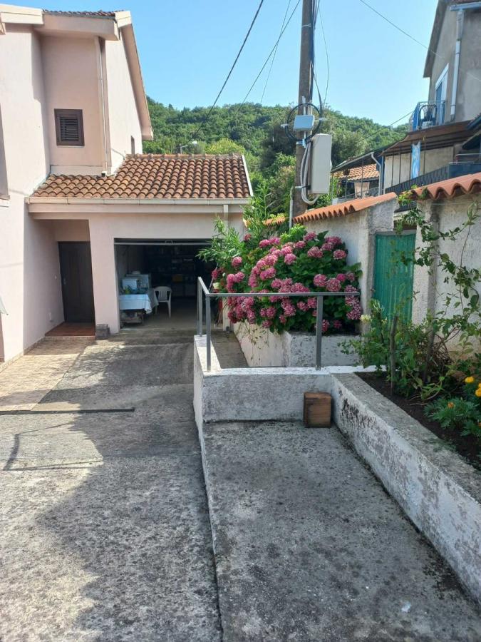 For Sale House of 116m2 near the sea in Tivat, Bjelila 3