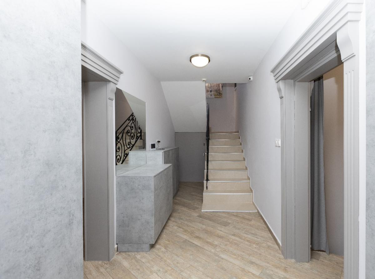 SOLD ! Luxury Family Home for Sale 11