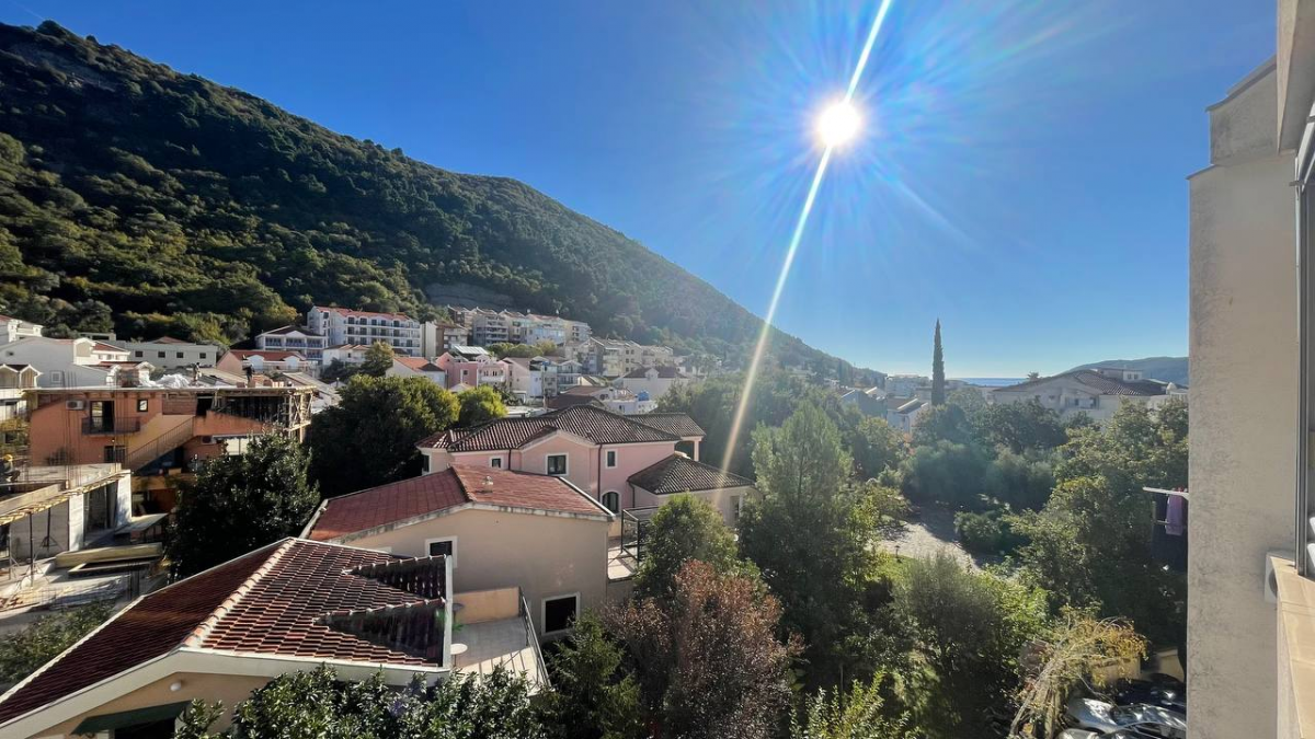 Modern One-Bedroom Apartment in a Quiet Budva Neighborhood