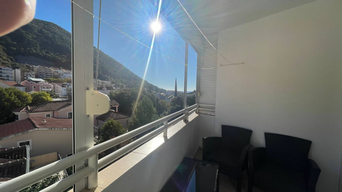 Modern One-Bedroom Apartment in a Quiet Budva Neighborhood 12