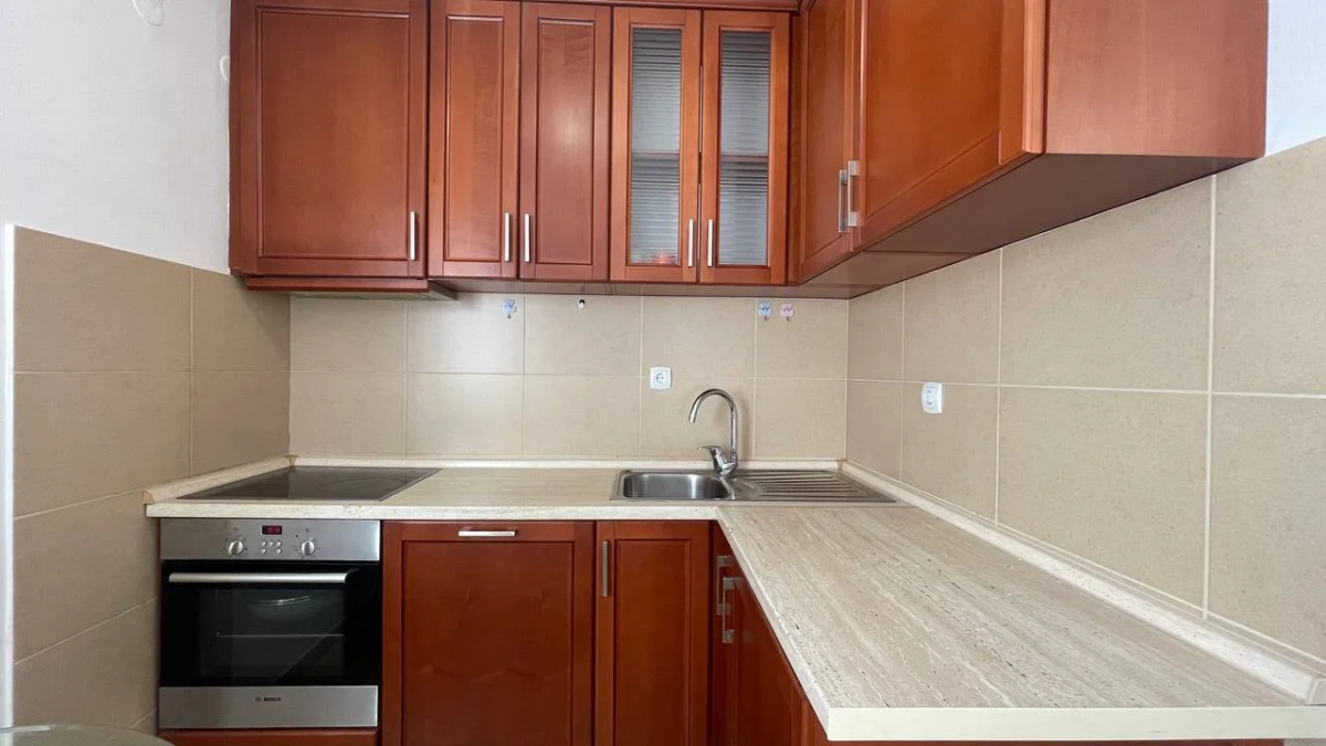 Modern One-Bedroom Apartment in a Quiet Budva Neighborhood 3