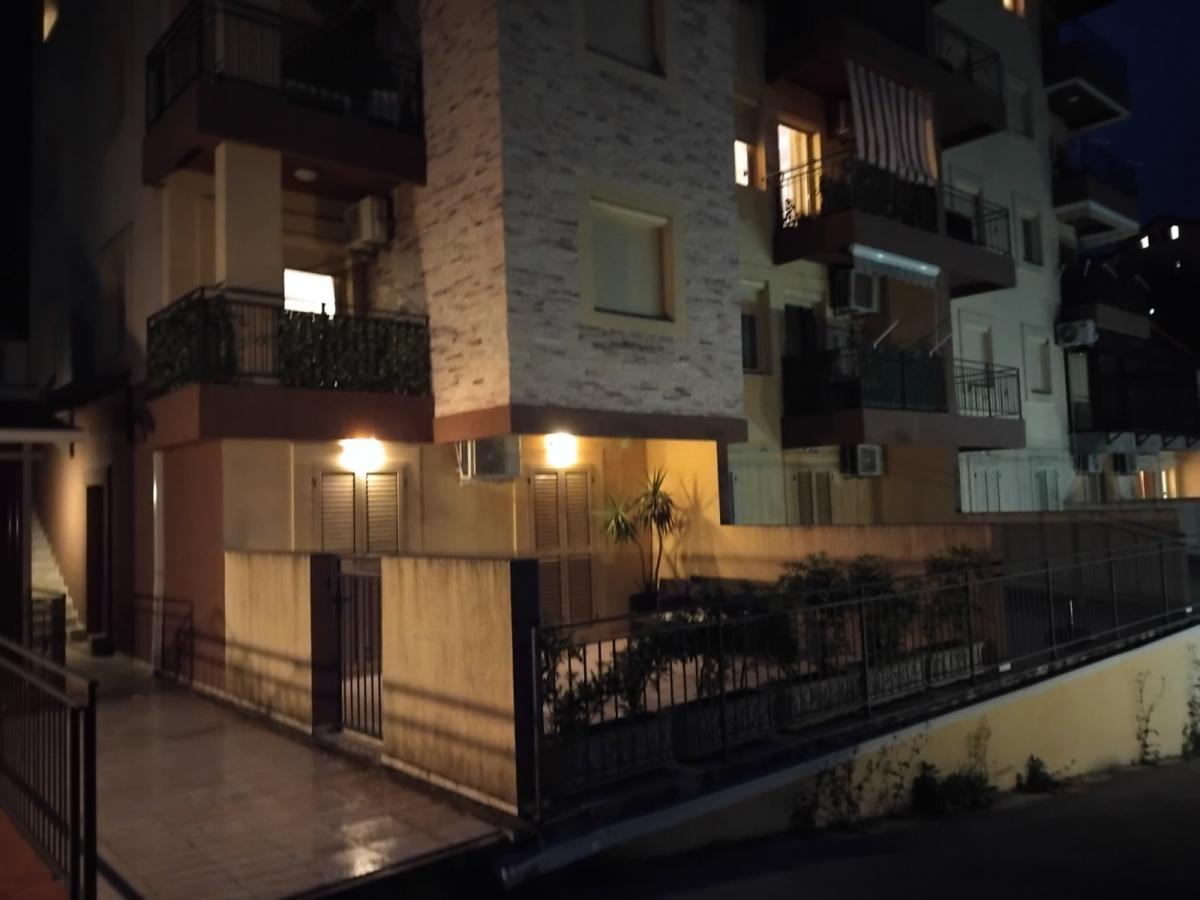 Dvosoban stan u Kotoru, 83m²