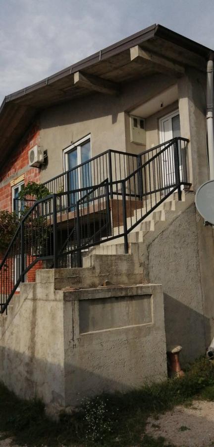 Kuća u Baru, 100m²