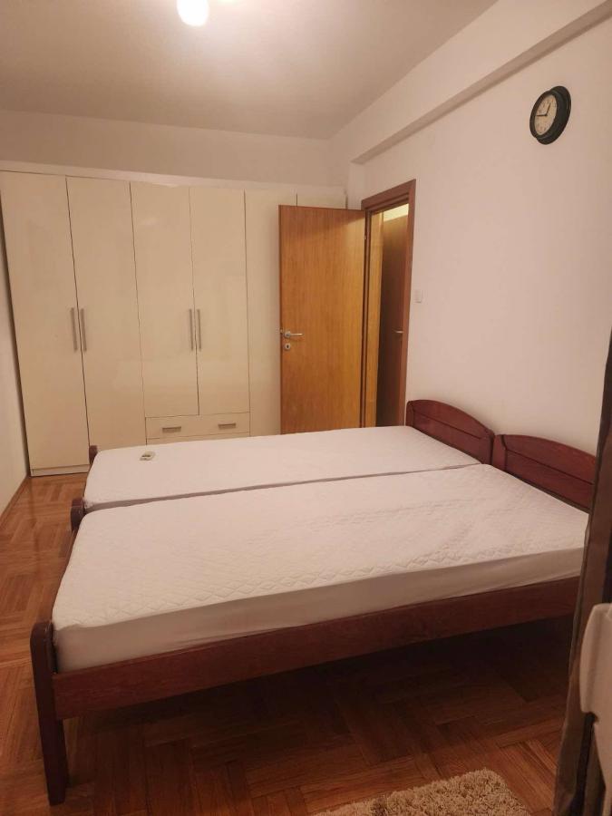 Izdaje se jednosoban stan u Budvi 5
