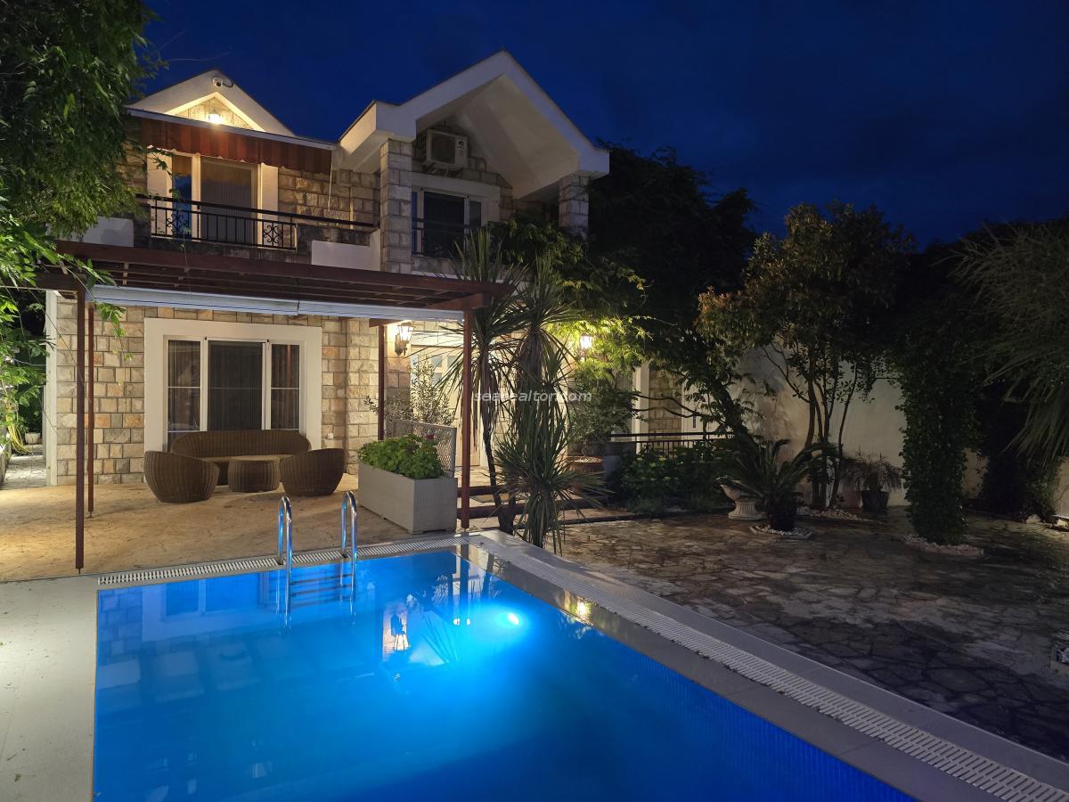 Zu verkaufen: Luxusvilla mit privatem Pool in Dumidran, Tivat 6