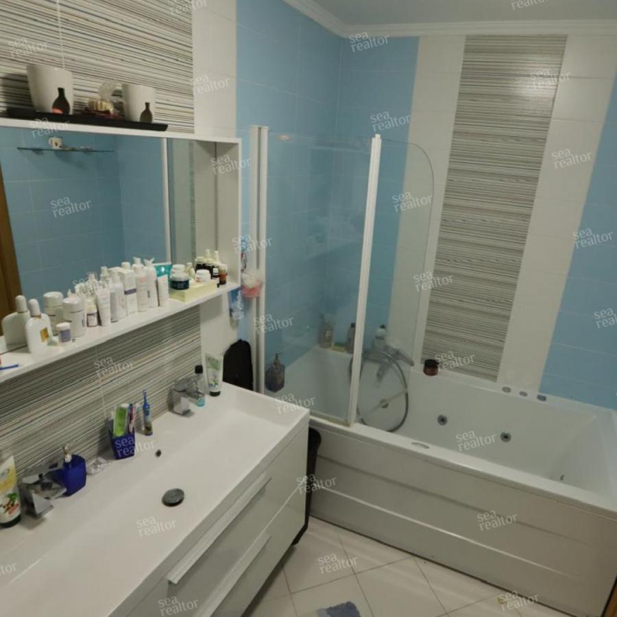 For Sale: Spacious 136 m² Apartment with Additional 60 m² Attic – Unique Property in a Prime Location! 6