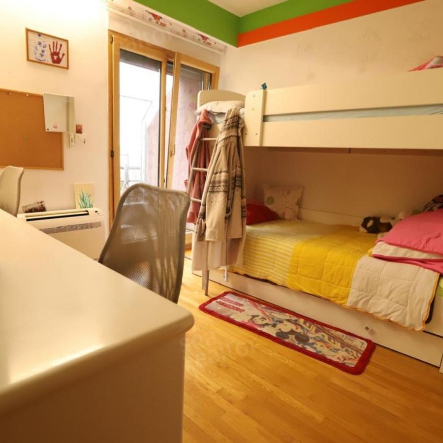 For Sale: Spacious 136 m² Apartment with Additional 60 m² Attic – Unique Property in a Prime Location! 10