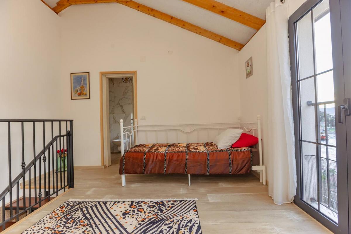 Kuća u Tivtu, 70m² 25
