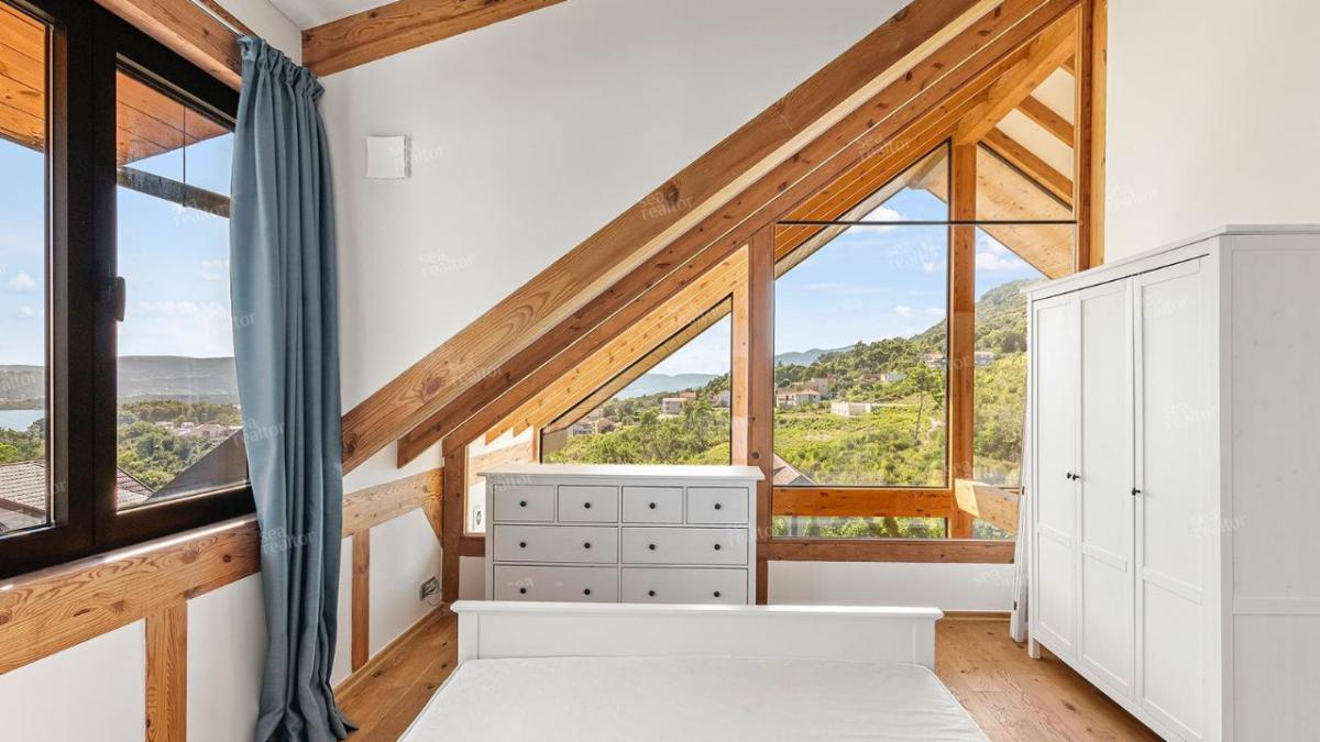 Spacious house with 3 bedrooms and panoramic sea view – Tivat 11