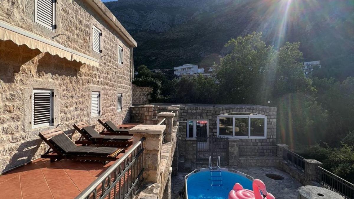 Kuća u Budvi, 243m² 2