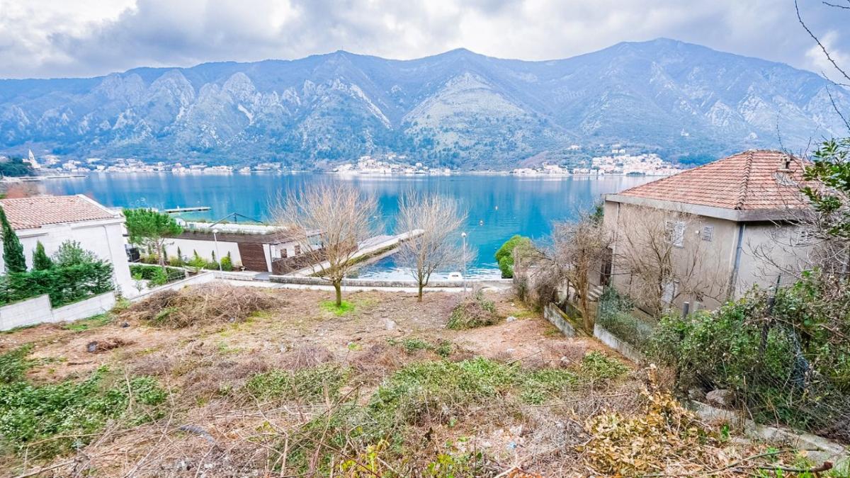 Spacious house with sea view - Dobrota, Kotor