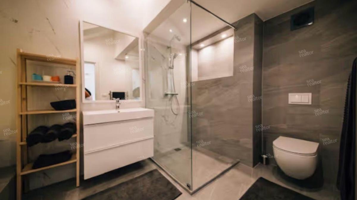 Penthouse in Tivat center with sea view 7