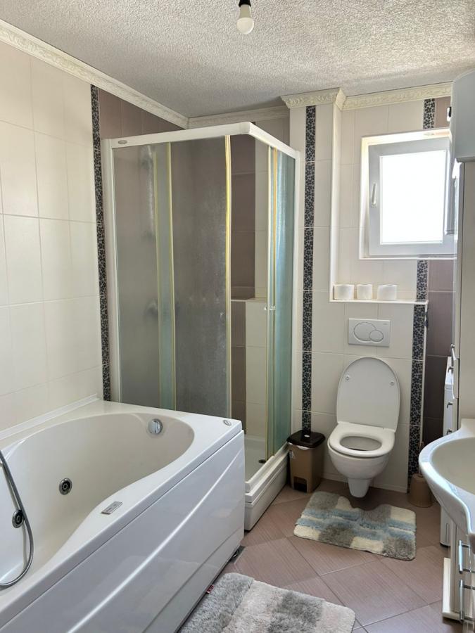Dvosoban stan u Tivtu, 120m² 7