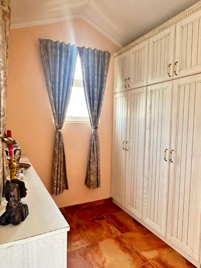 Dvosoban stan u Tivtu, 120m² 8
