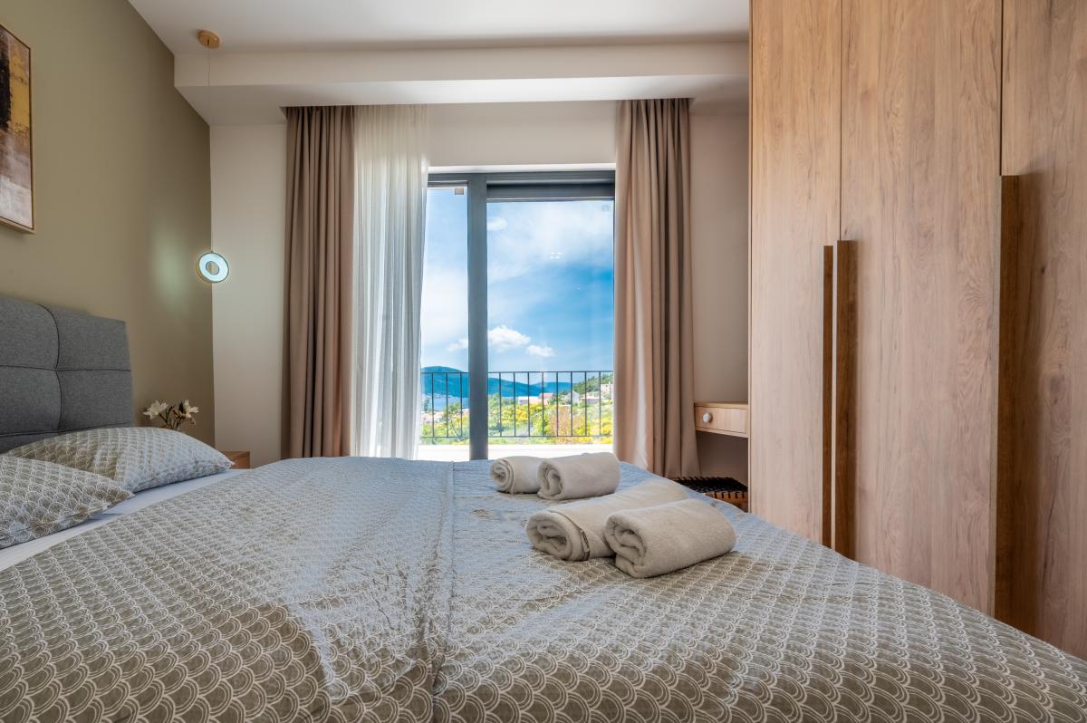 Luksuzna vila sa bazenom i pogledom na more, Tivat 23