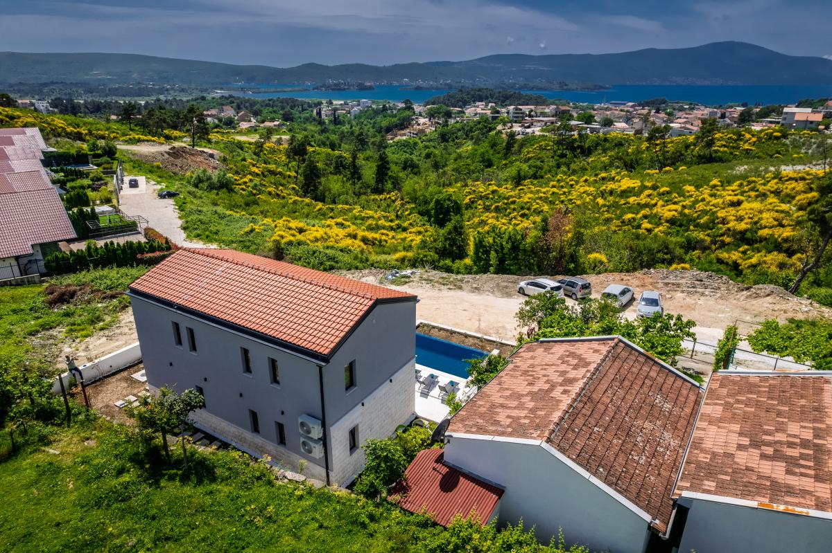 Luksuzna vila sa bazenom i pogledom na more, Tivat 4