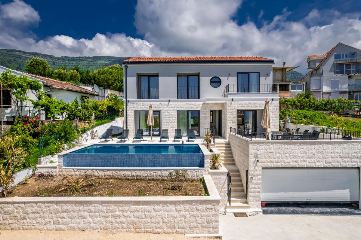 Luksuzna vila sa bazenom i pogledom na more, Tivat 39