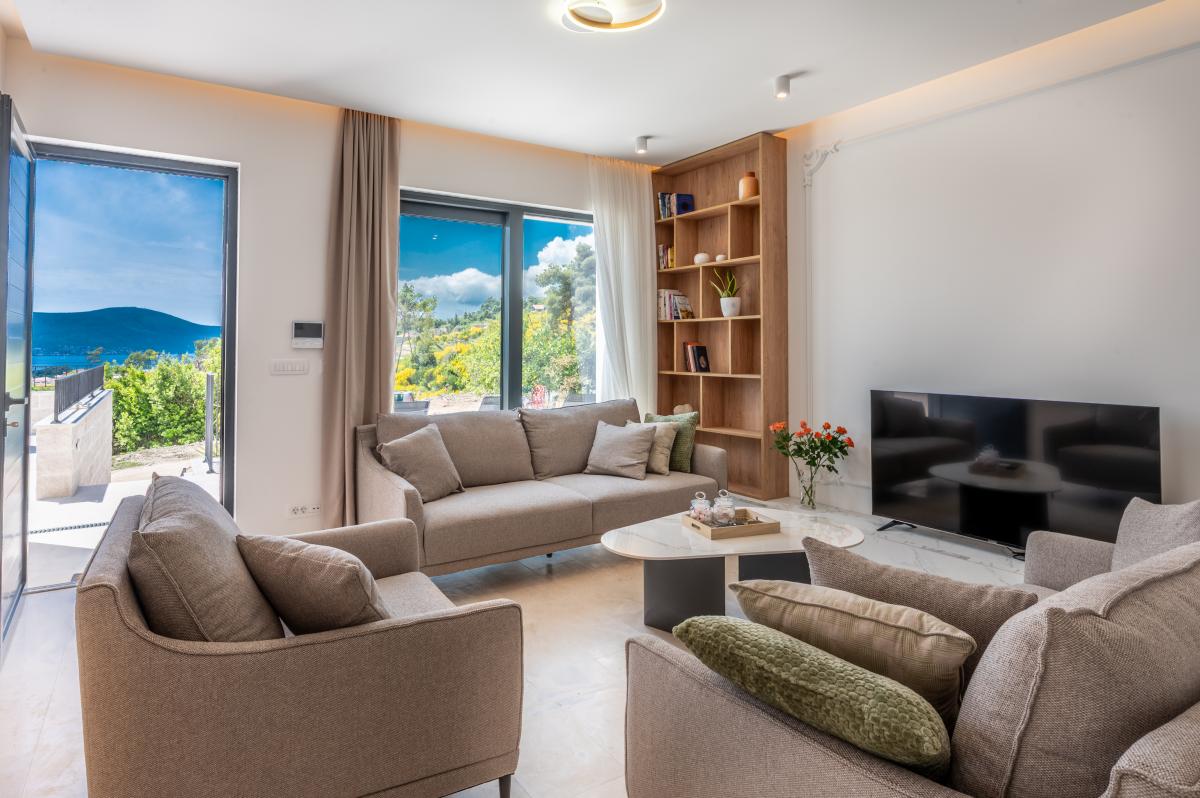 Luksuzna vila sa bazenom i pogledom na more, Tivat 46