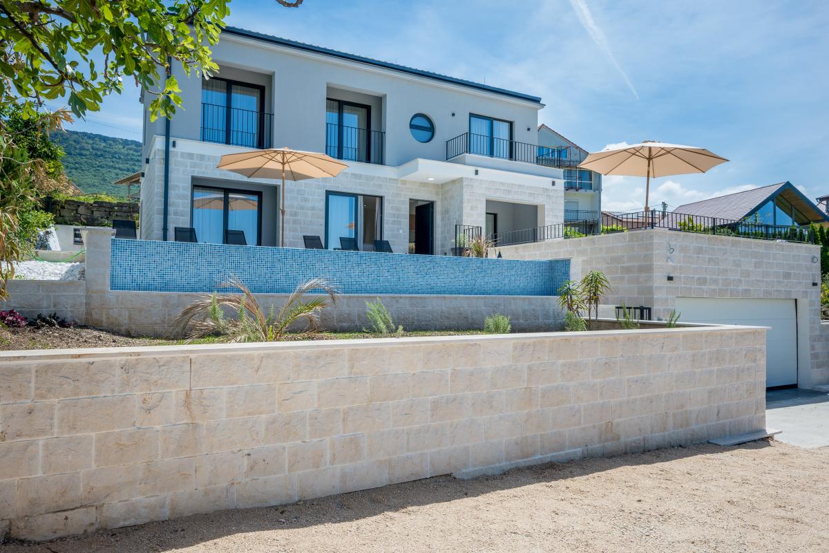 Luksuzna vila sa bazenom i pogledom na more, Tivat 57