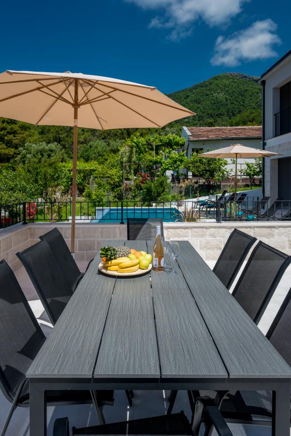 Luksuzna vila sa bazenom i pogledom na more, Tivat 60