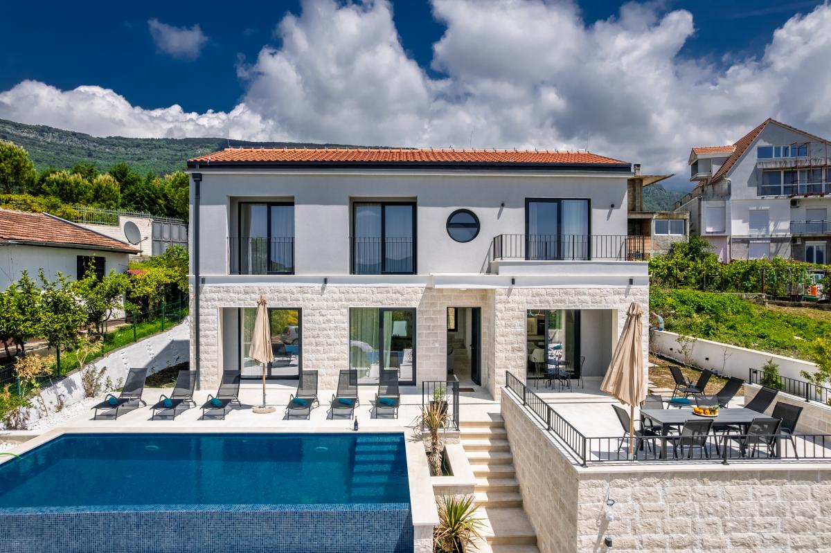 Luksuzna vila sa bazenom i pogledom na more, Tivat 7