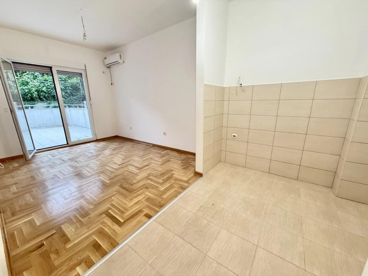 One-Bedroom Apartment in a New Building in Budva, Near the City Center – Large Terrace, New Construction