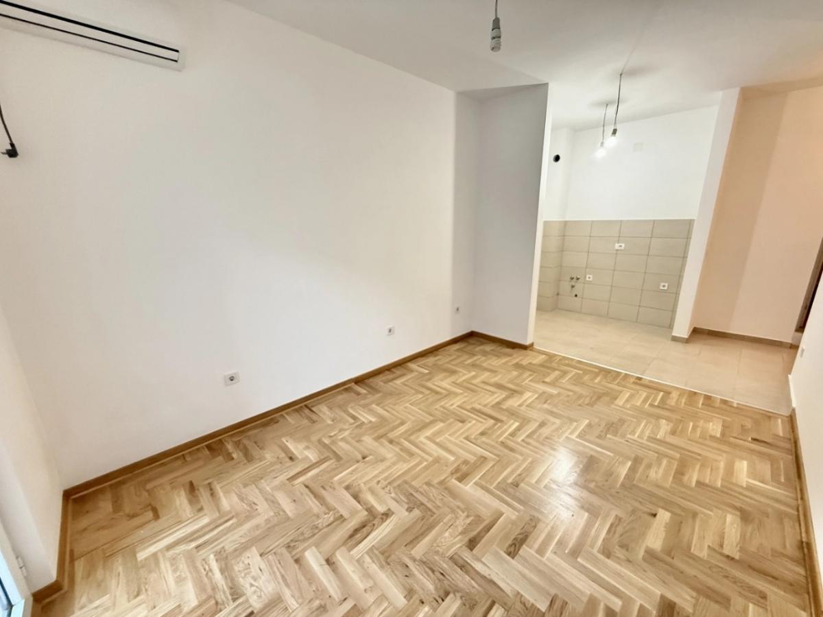 One-Bedroom Apartment in a New Building in Budva, Near the City Center – Large Terrace, New Construction 2