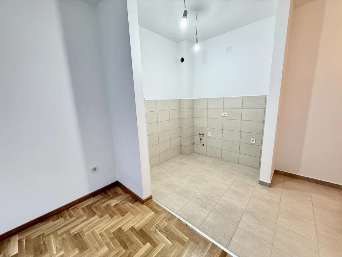 One-Bedroom Apartment in a New Building in Budva, Near the City Center – Large Terrace, New Construction 3