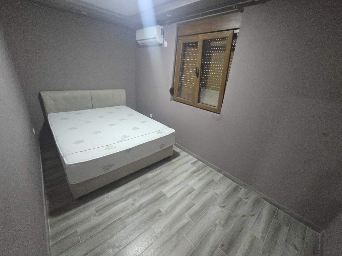 For sale, luxuriously furnished one-room apartment in Herceg Novi (Topla) 5
