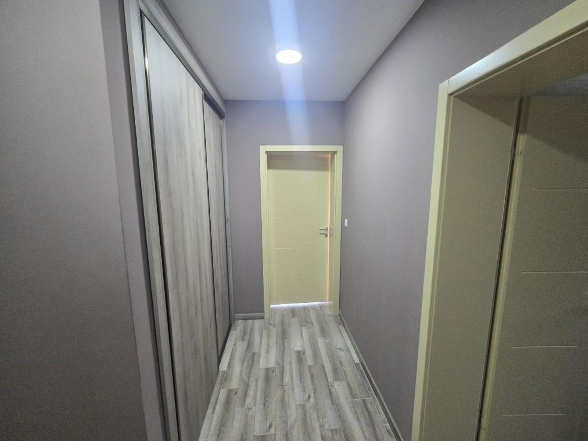 For sale, luxuriously furnished one-room apartment in Herceg Novi (Topla) 6