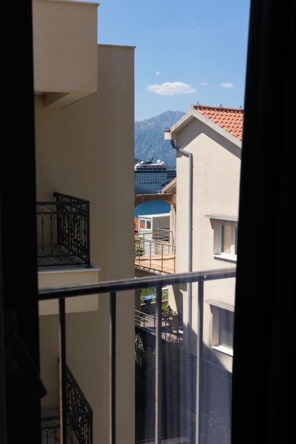Apartment with mountain view - 200 m from the sea - Dobrota, Kotor 13