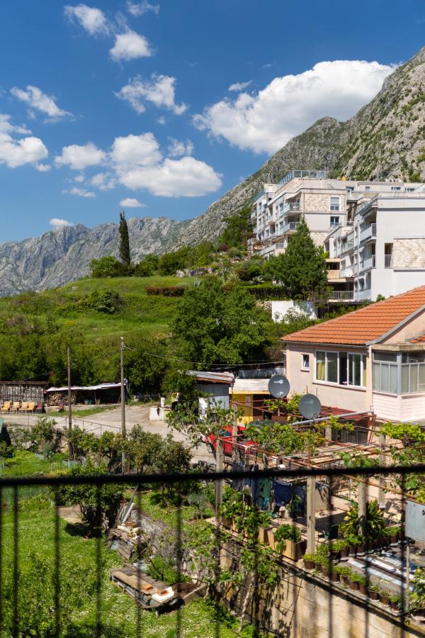 Apartment with mountain view - 200 m from the sea - Dobrota, Kotor 14
