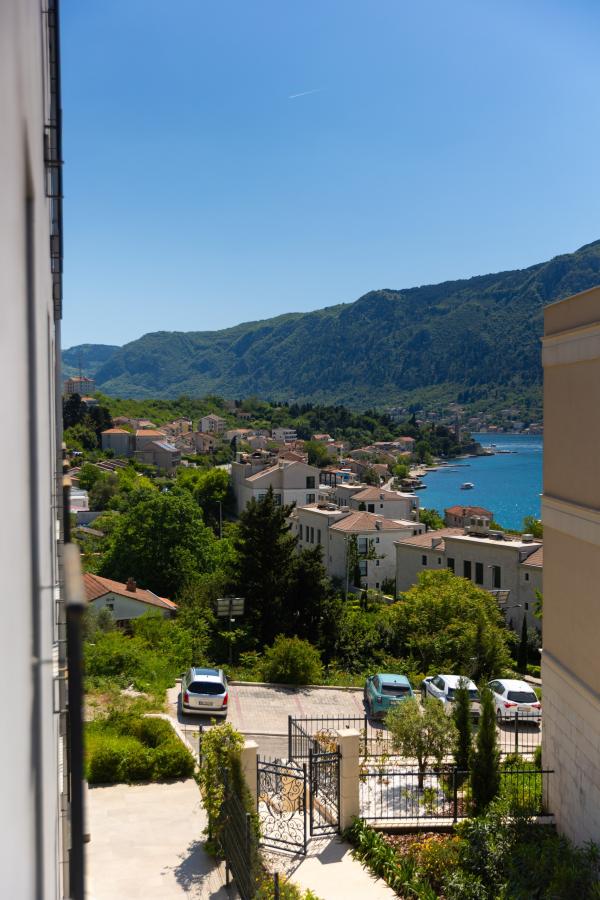 Apartment with mountain view - 200 m from the sea - Dobrota, Kotor 15