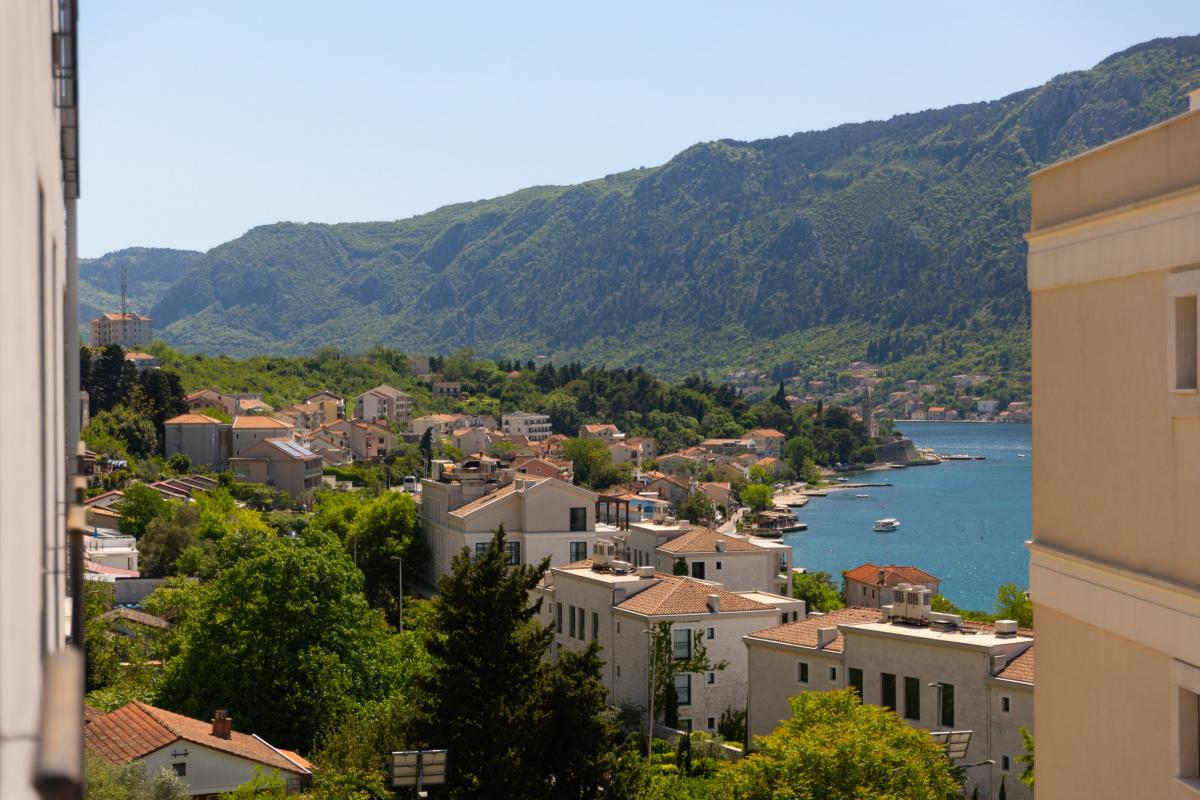 Apartment with mountain view - 200 m from the sea - Dobrota, Kotor 16