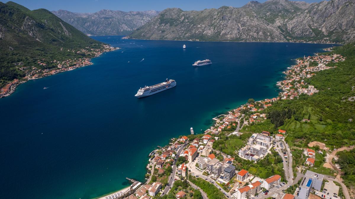 Apartment with mountain view - 200 m from the sea - Dobrota, Kotor 17