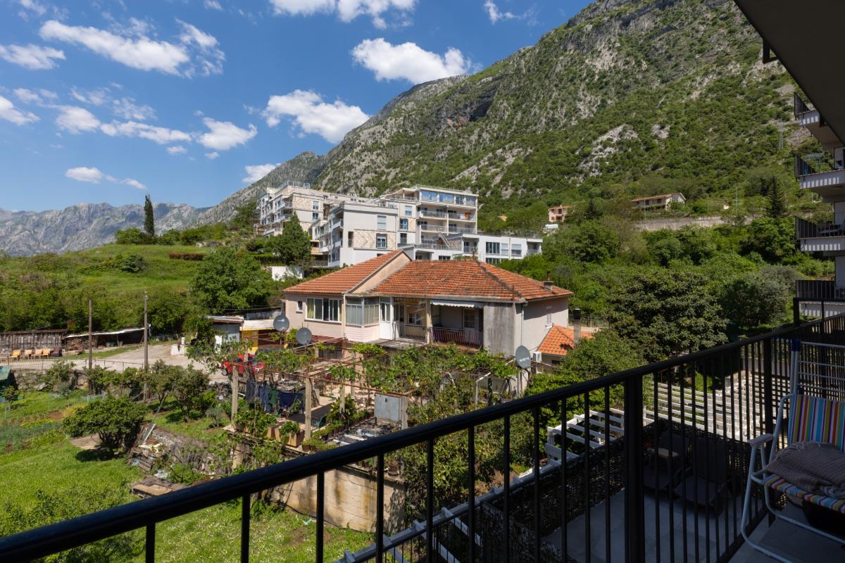 Apartment with mountain view - 200 m from the sea - Dobrota, Kotor 3