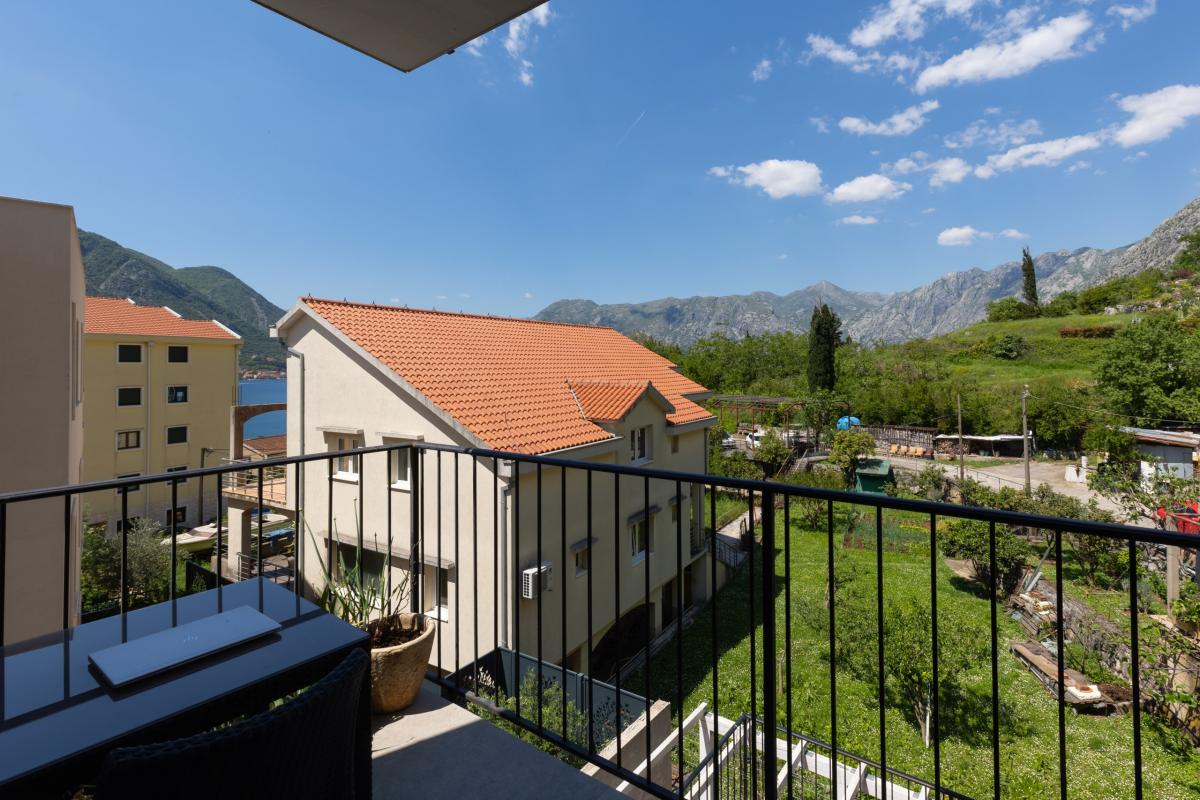 Apartment with mountain view - 200 m from the sea - Dobrota, Kotor 5