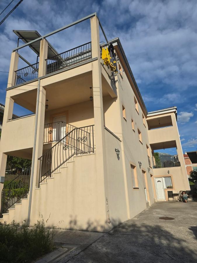 Kuća u Tivtu, 198m²