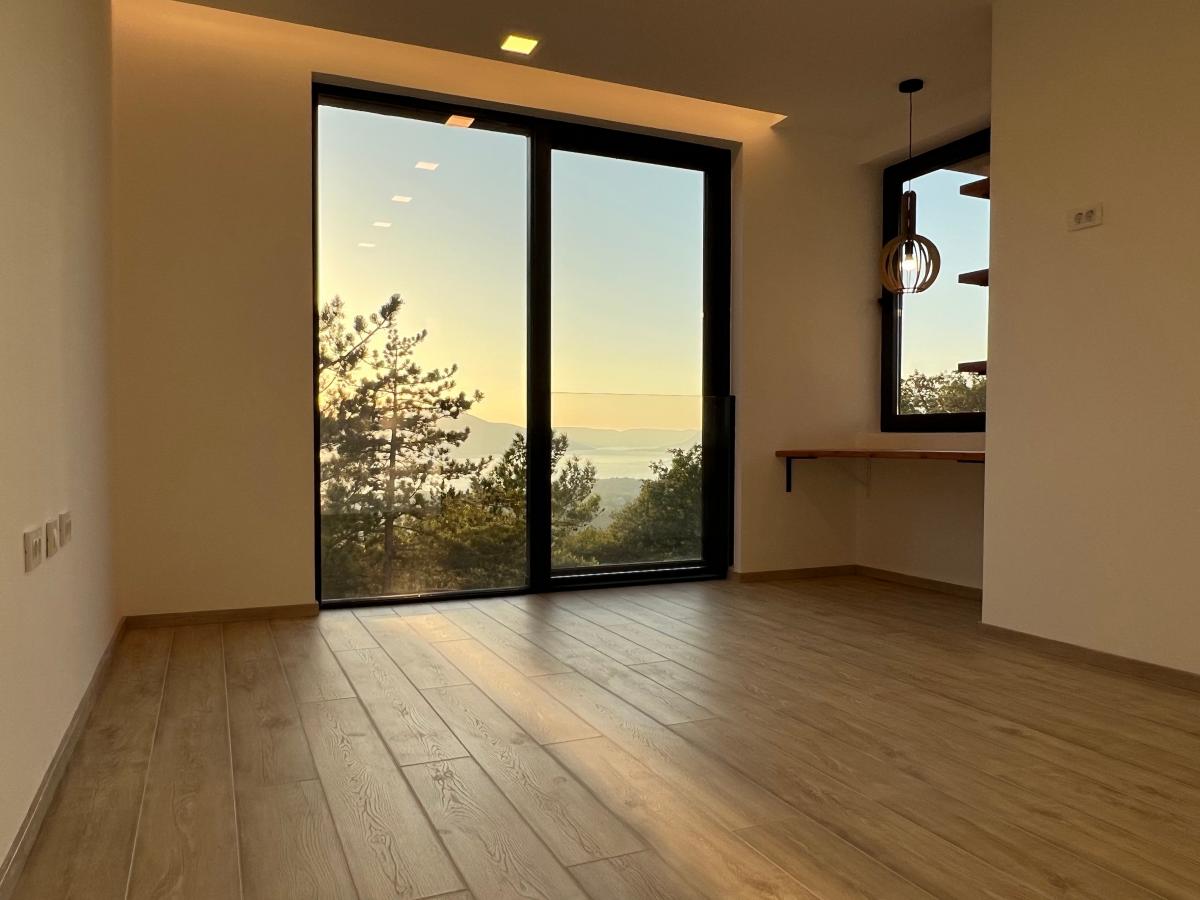 Spacious Villa in Kavac with Rooftop Pool 15