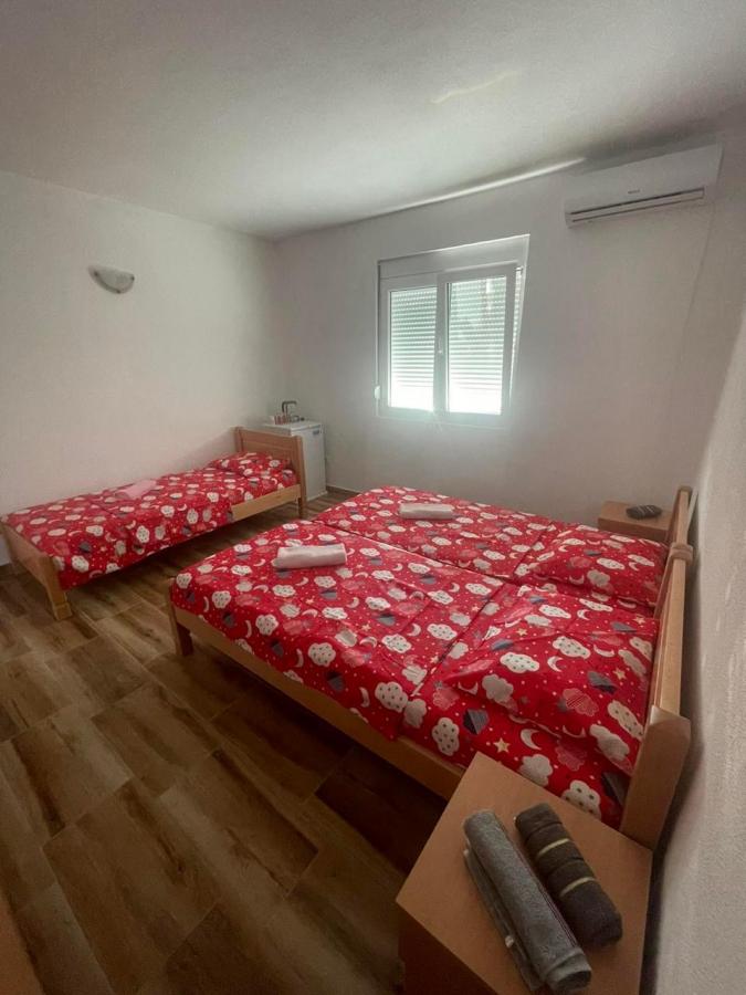 Spacious House with Pool and Large Plot for Sale – Sutomore, Bar 11