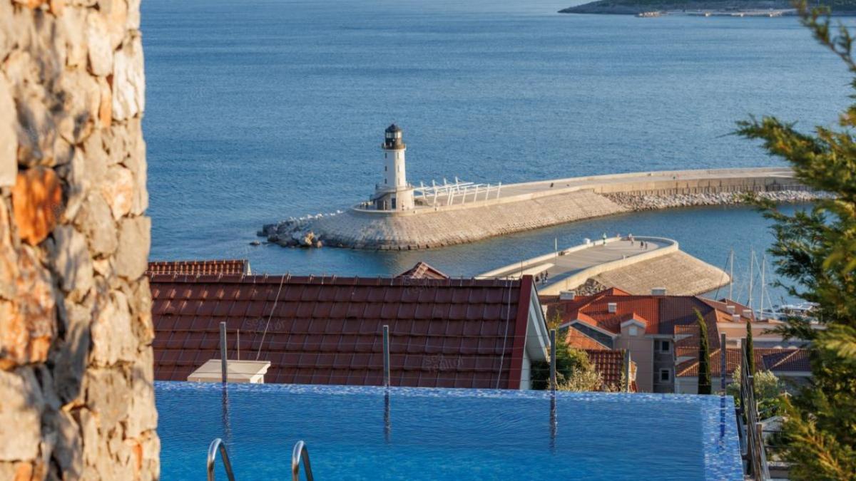 Jednoiposoban stan u Tivtu, 153m² 22