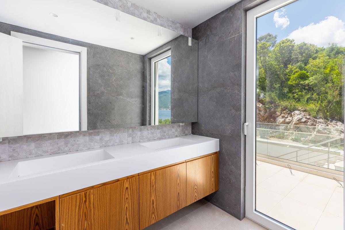 Kuća u Tivtu, 328m² 23