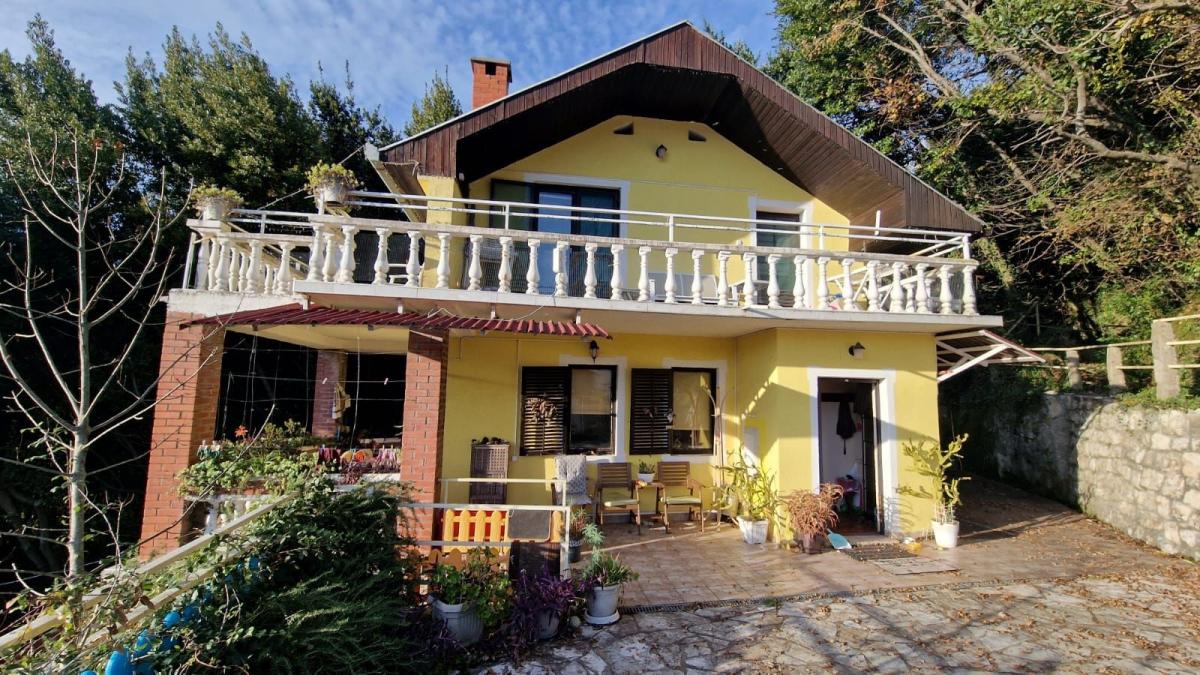 House for Sale in a Peaceful, Natural Setting – Ratiševina, Herceg Novi 2