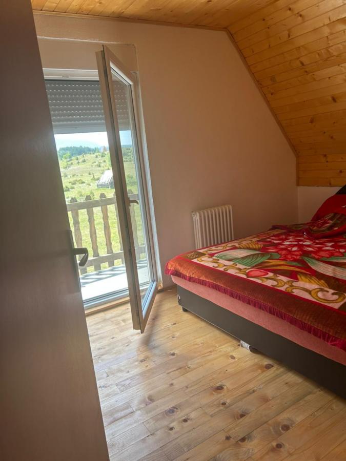 House for Sale in Žabljak – Great Location, Ideal for Living or Tourism! 12
